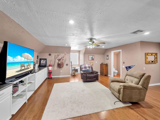 520 Meadow Lane, Winnie, TX 77665