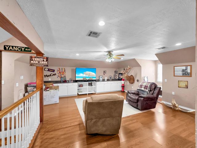 520 Meadow Lane, Winnie, TX 77665