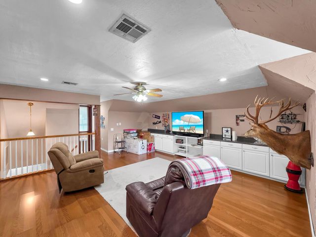 520 Meadow Lane, Winnie, TX 77665