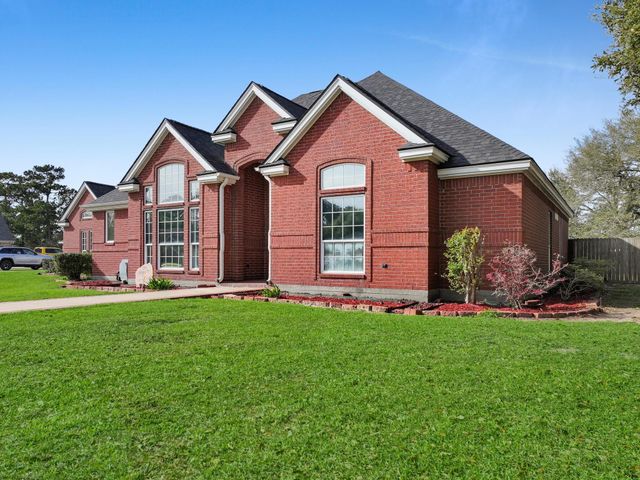 520 Meadow Lane, Winnie, TX 77665