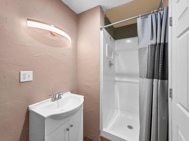 520 Meadow Lane, Winnie, TX 77665