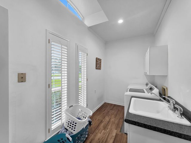 520 Meadow Lane, Winnie, TX 77665