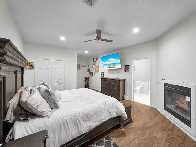 520 Meadow Lane, Winnie, TX 77665