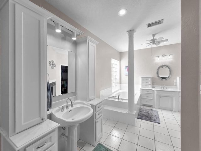 520 Meadow Lane, Winnie, TX 77665