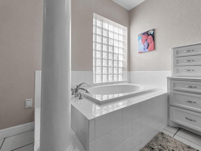 520 Meadow Lane, Winnie, TX 77665