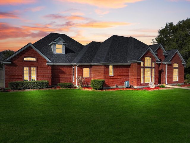 520 Meadow Lane, Winnie, TX 77665