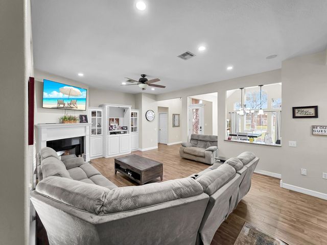 520 Meadow Lane, Winnie, TX 77665