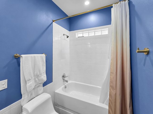 520 Meadow Lane, Winnie, TX 77665