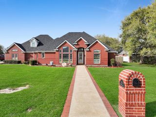 520 Meadow Lane, Winnie, TX 77665