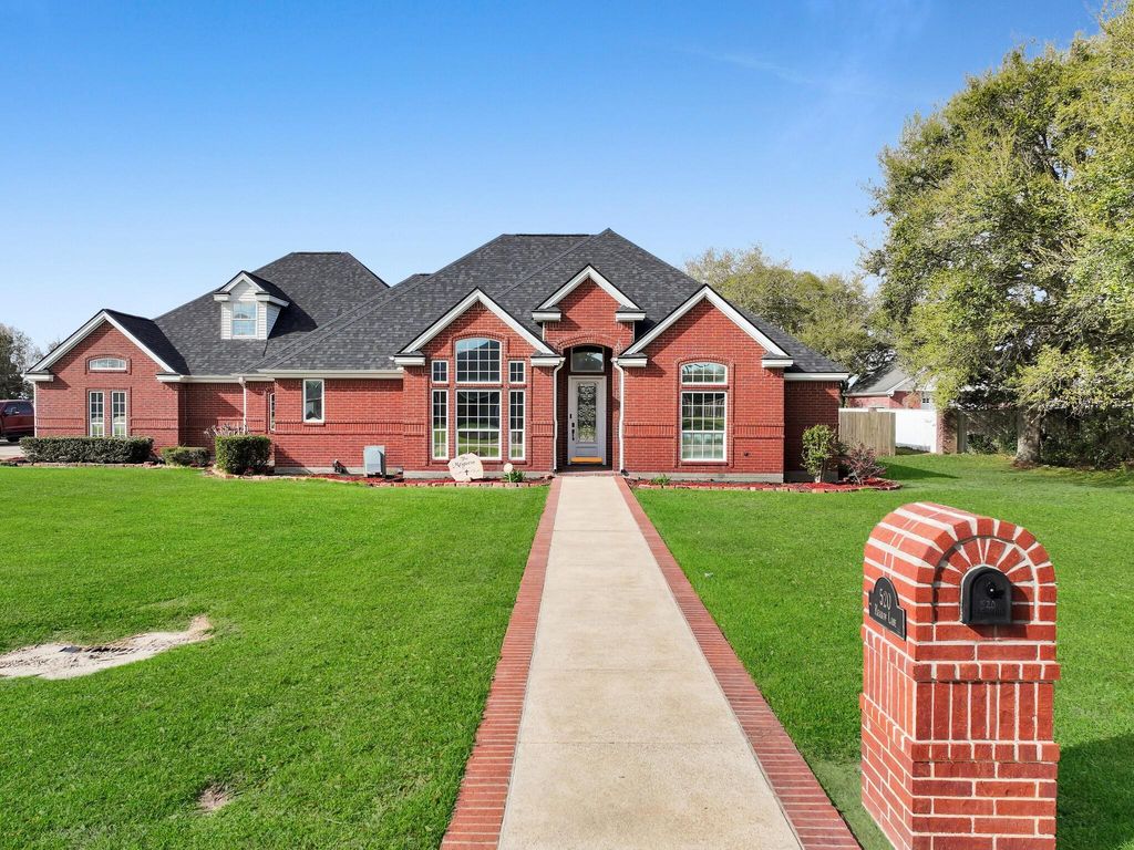 520 Meadow Lane, Winnie, TX 77665
