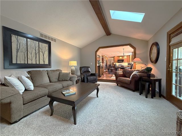 811 Thomas Fox Drive West, North Tonawanda, NY 14120