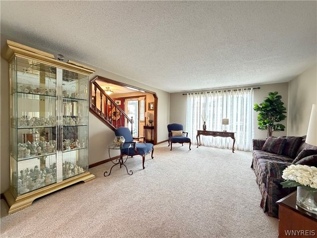 811 Thomas Fox Drive West, North Tonawanda, NY 14120
