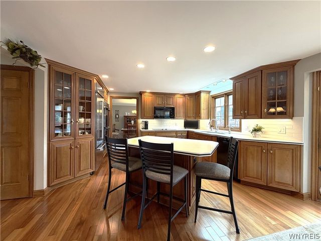 811 Thomas Fox Drive West, North Tonawanda, NY 14120