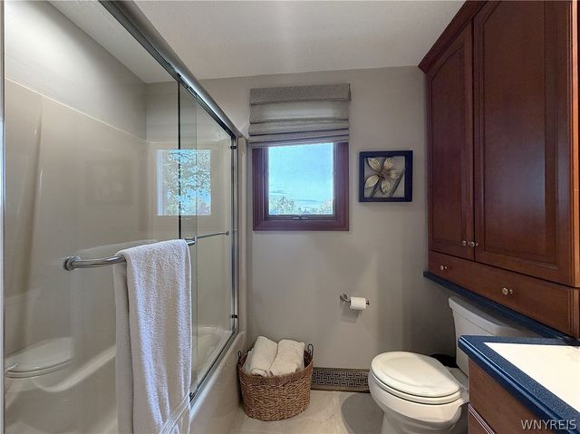 811 Thomas Fox Drive West, North Tonawanda, NY 14120