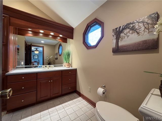 811 Thomas Fox Drive West, North Tonawanda, NY 14120