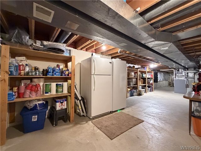811 Thomas Fox Drive West, North Tonawanda, NY 14120