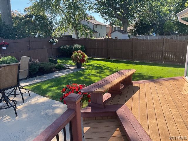 811 Thomas Fox Drive West, North Tonawanda, NY 14120