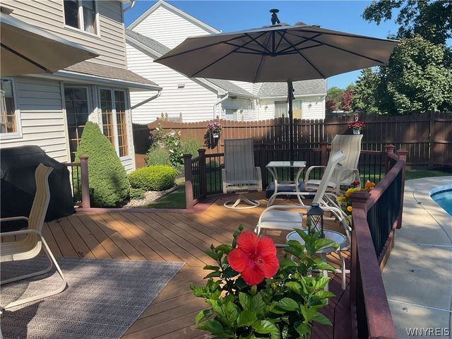 811 Thomas Fox Drive West, North Tonawanda, NY 14120