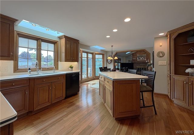 811 Thomas Fox Drive West, North Tonawanda, NY 14120
