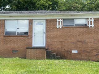 105 Edgehill Dr, Pulaski, TN 38478