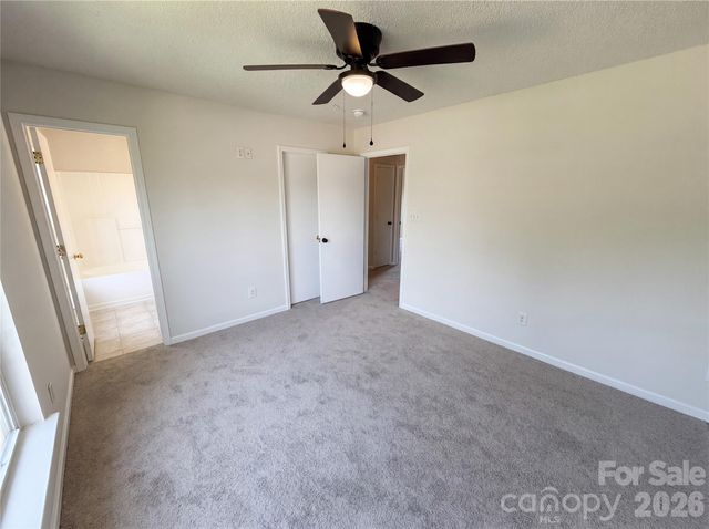 6121 Linda Vista Lane, Charlotte, NC 28216