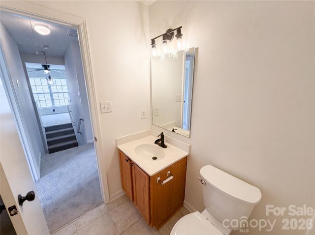6121 Linda Vista Lane, Charlotte, NC 28216