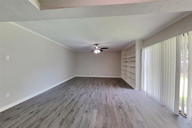 2102 Turtle Creek Drive, Missouri City, TX 77459