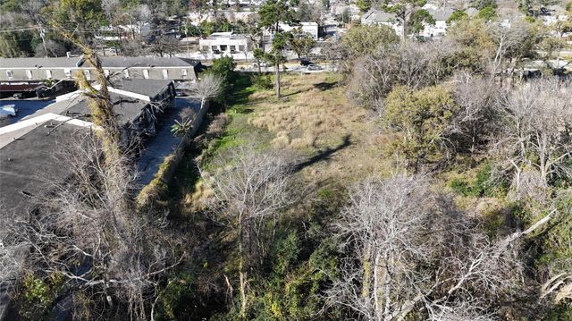 2818 W T C Jester Boulevard, Houston, TX 77018