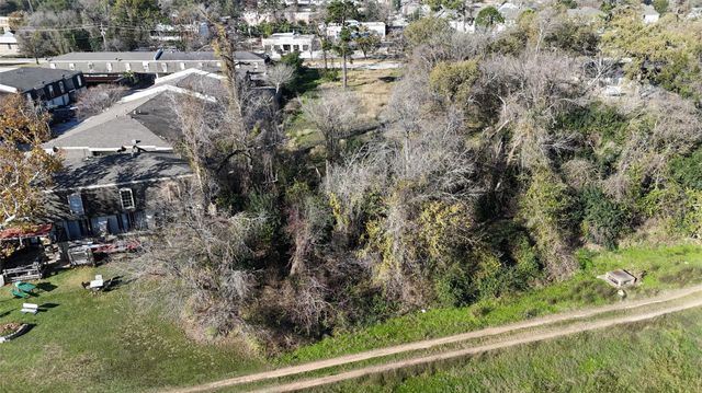 2818 W T C Jester Boulevard, Houston, TX 77018