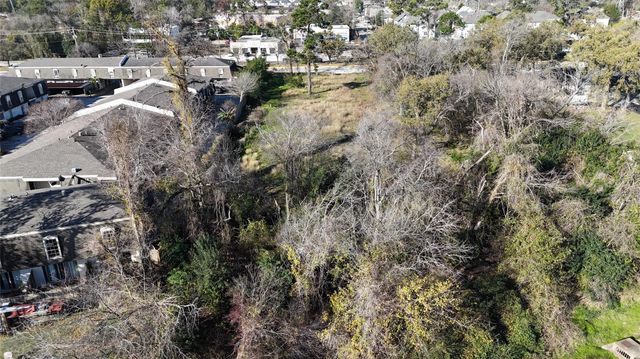 2818 W T C Jester Boulevard, Houston, TX 77018