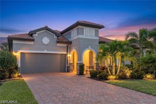 9724 Everglades DR, Naples, FL 34120