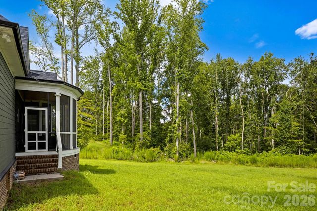 2002 Plain Field Drive, Bessemer City, NC 28016