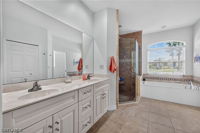 25020 Divot DR, Bonita Springs, FL 34135