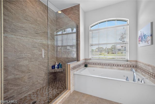 25020 Divot DR, Bonita Springs, FL 34135