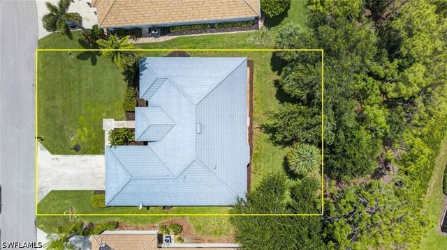 25020 Divot DR, Bonita Springs, FL 34135