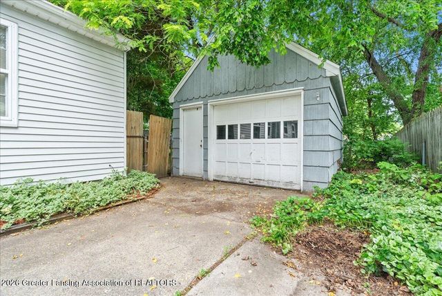 2115 Donora Street, Lansing, MI 48910