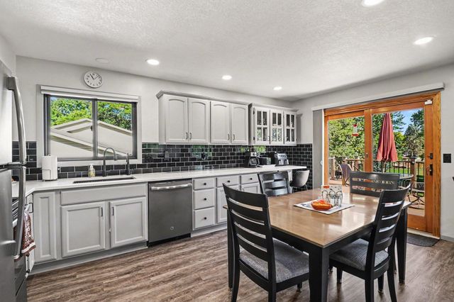 7317 Inwood Avenue S, Cottage Grove, MN 55016
