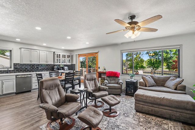 7317 Inwood Avenue S, Cottage Grove, MN 55016