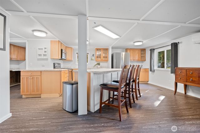 6978 Hannegan Road, Lynden, WA 98264