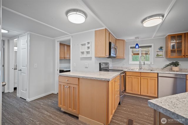 6978 Hannegan Road, Lynden, WA 98264