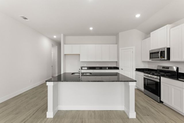 228 Tradd Street, Glenn Heights, TX 75154