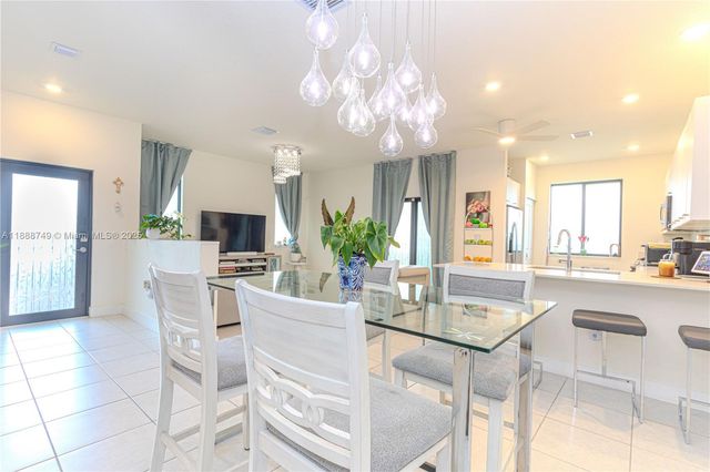 4260 NW 82nd Ave, Doral, FL 33166