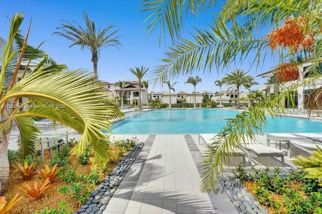 4260 NW 82nd Ave, Doral, FL 33166