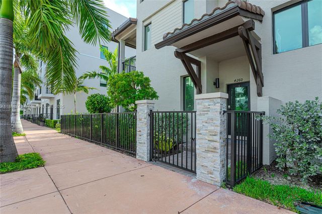 4260 NW 82nd Ave, Doral, FL 33166