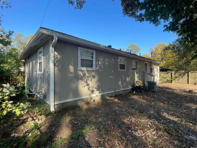 6921 Knollwood Road, Little Rock, AR 72209