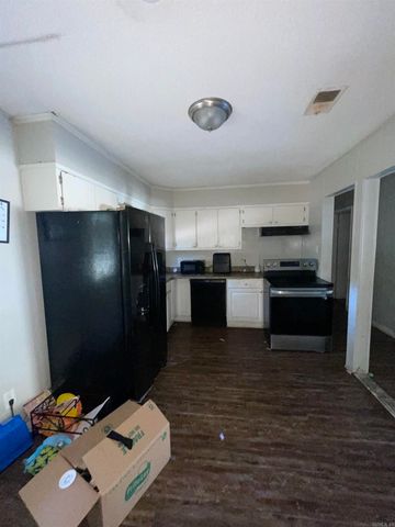 6921 Knollwood Road, Little Rock, AR 72209