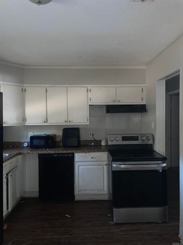 6921 Knollwood Road, Little Rock, AR 72209