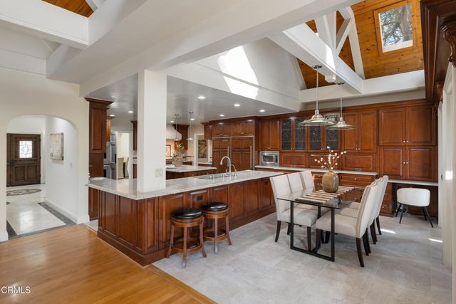 1720 Earlmont Avenue, La Canada Flintridge, CA 91011