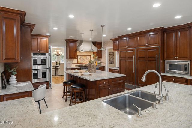 1720 Earlmont Avenue, La Canada Flintridge, CA 91011