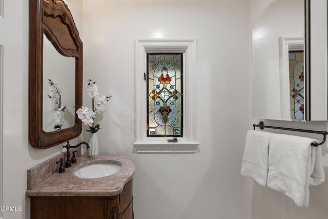 1720 Earlmont Avenue, La Canada Flintridge, CA 91011